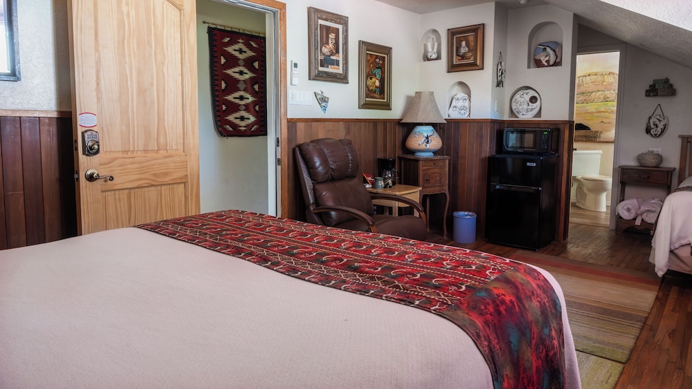 Red Horse Bed and Breakfast - photo 16