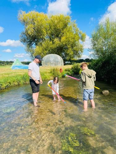 HERTFORD Farm yurt Tent Camping fire pit bbq pet friendly — 4-Star Luxury Hotel in Hertford, United Kingdom