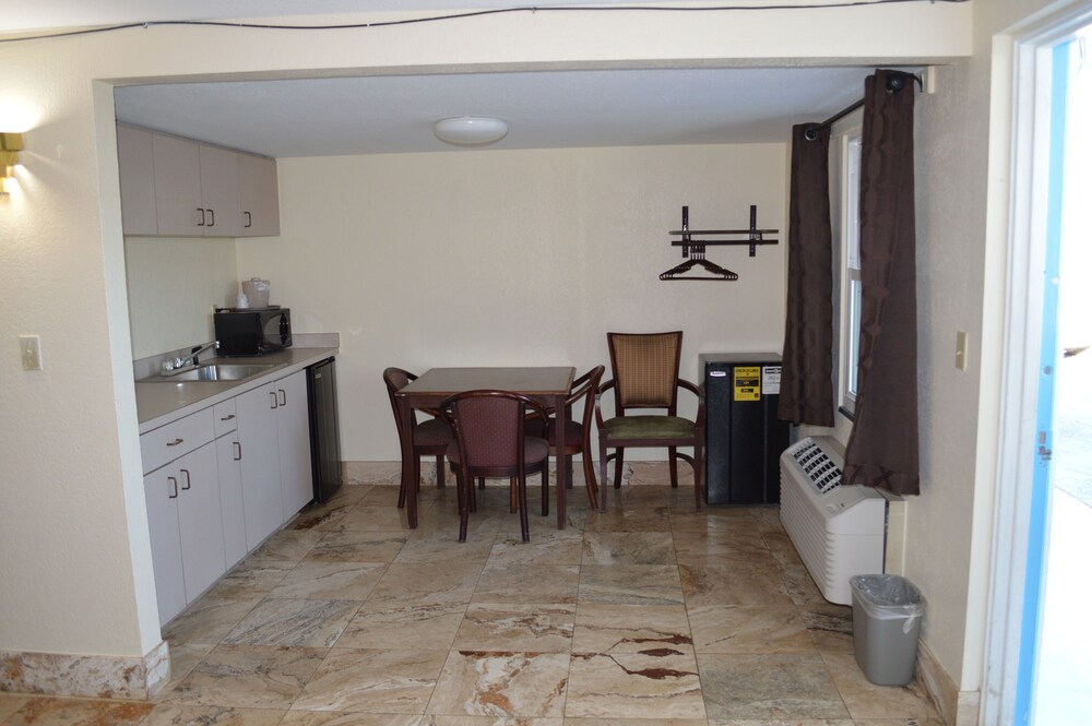 Budget Inn Ft Myers - photo 17
