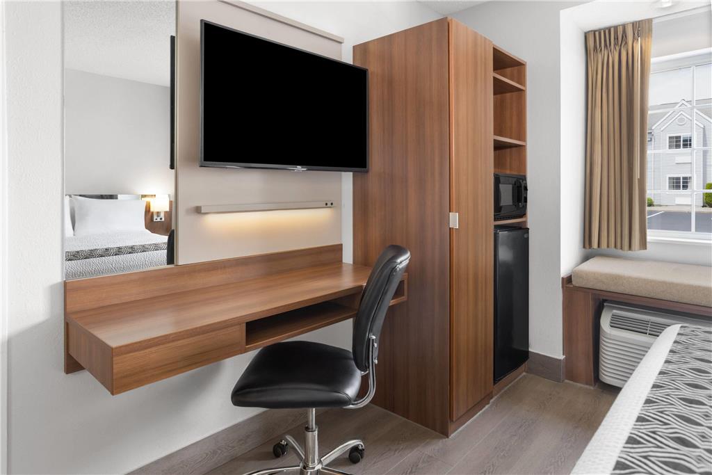 Microtel Inn by Wyndham Albany Airport - photo 11