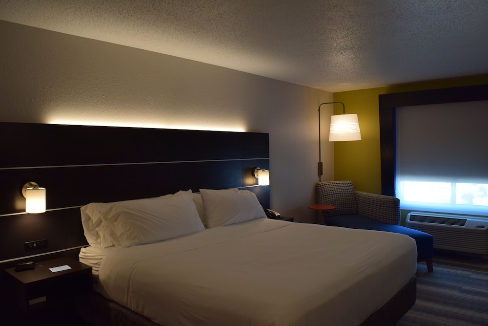 Holiday Inn Express Hotel & Suites Sparta by IHG - photo 3