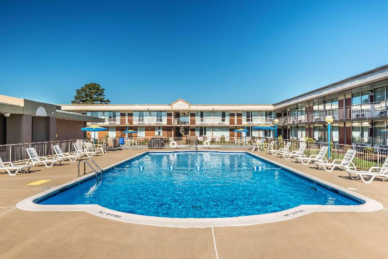 Days Inn by Wyndham South Hill - photo 13