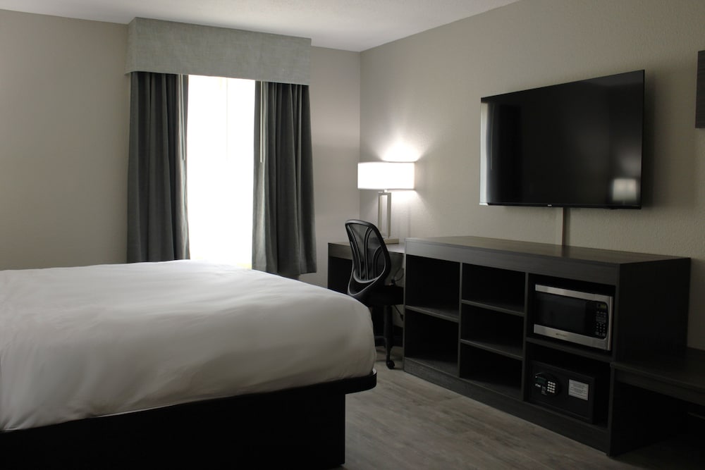 Super 8 by Wyndham Lamar - photo 22
