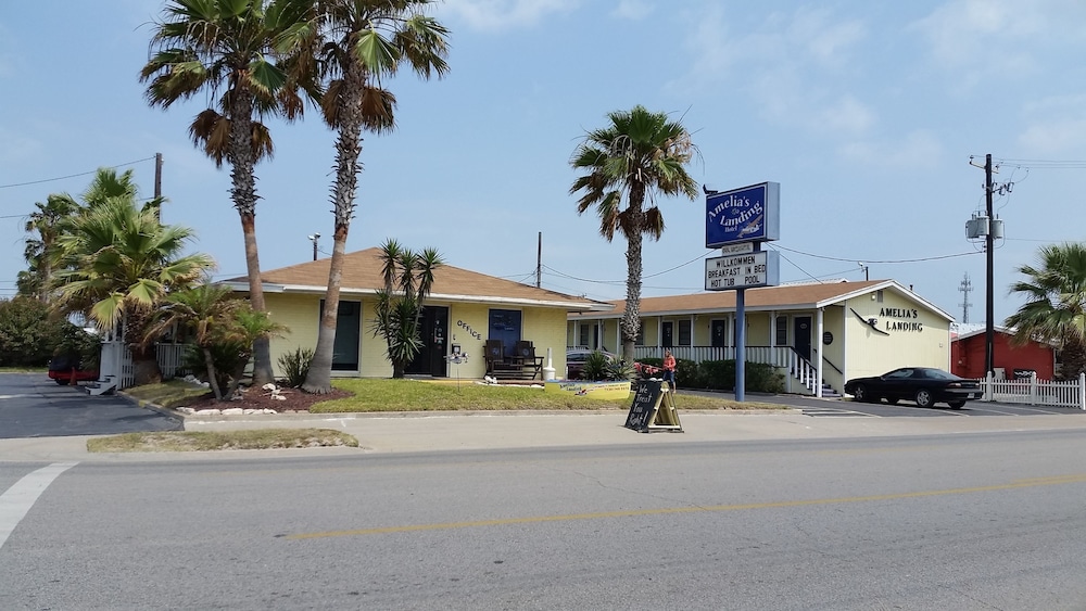 Amelia's Landing Hotel - photo 35