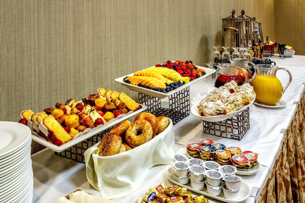 Hilton Garden Inn New York Staten Island - photo 75