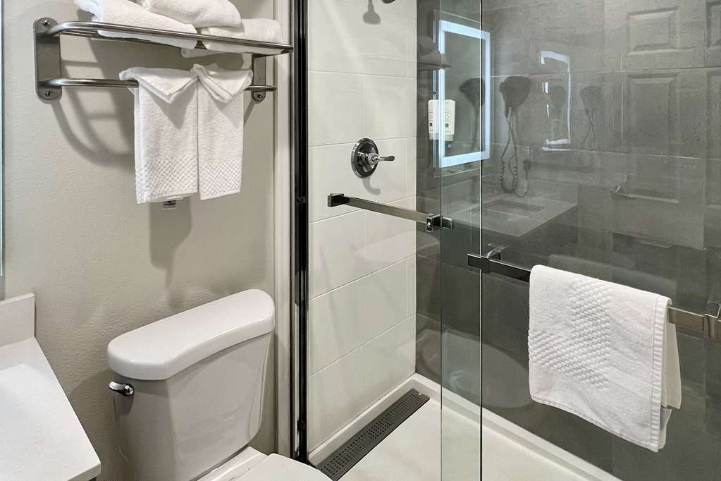 Quality Inn Tracy I 205 - photo 18