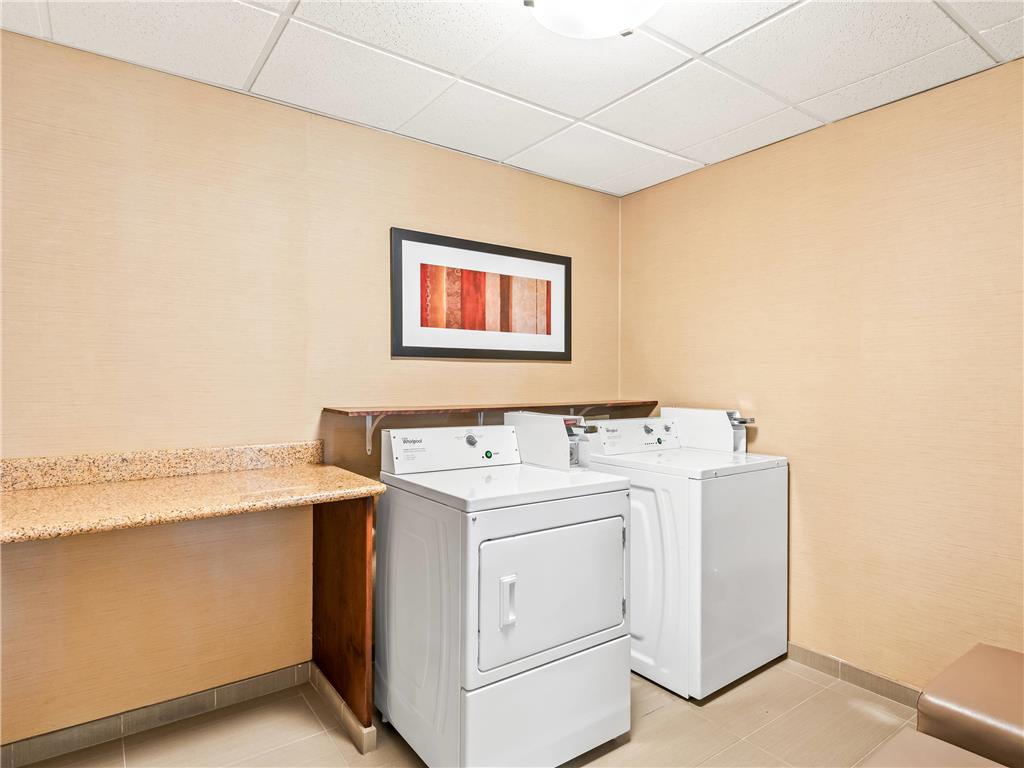 Comfort Suites Linn County - photo 56