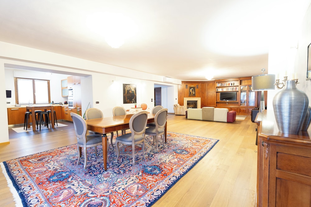 Villa Adige Luxury — 4-Star Luxury Hotel in Perugia, Italy