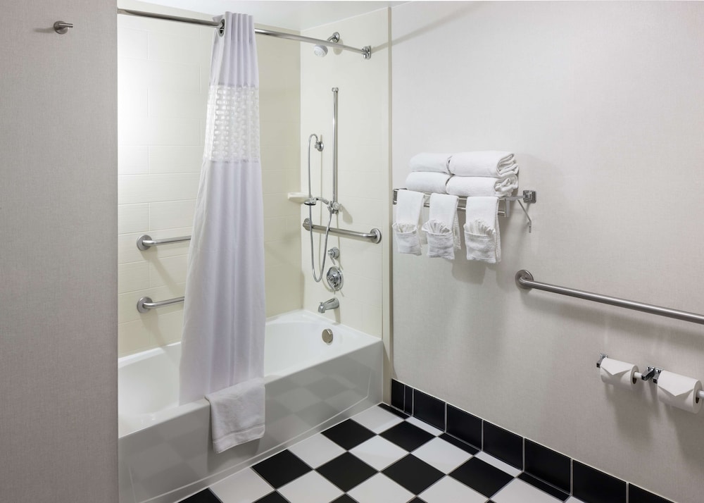 Hampton Inn San Diego Downtown - photo 21