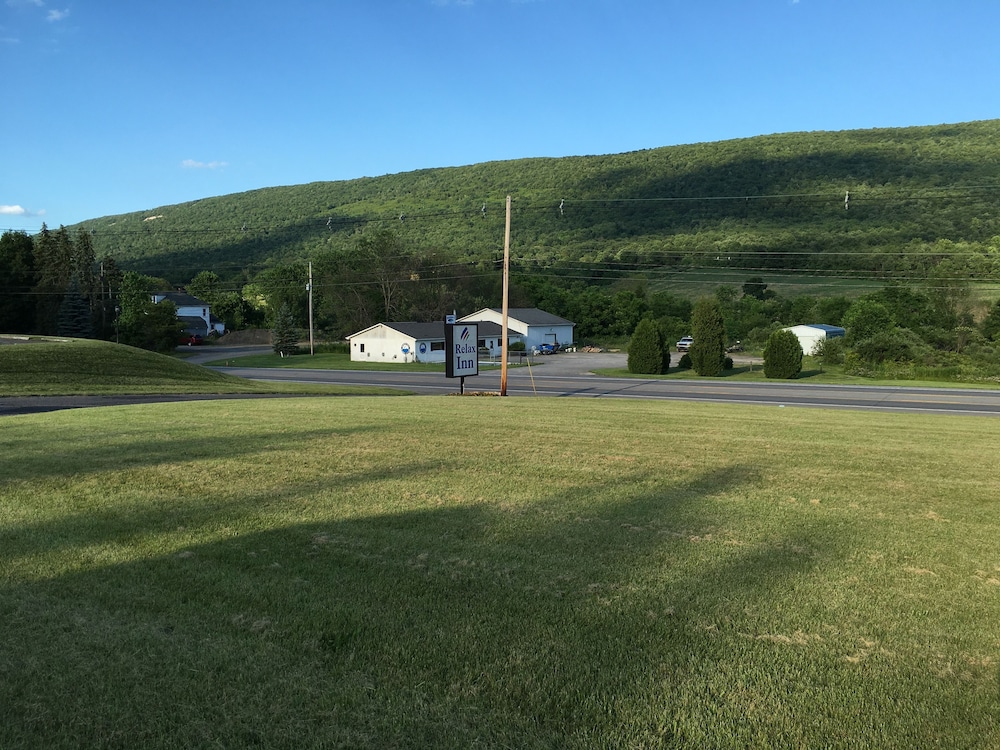 Relax Inn Altoona - photo 96