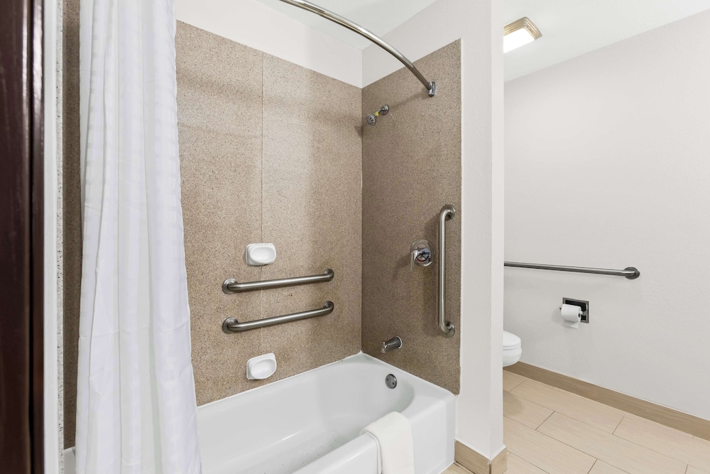 Sonesta Essential Beaumont - photo 24