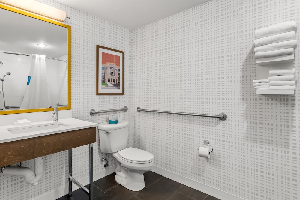 Hampton Inn Laramie - photo 32