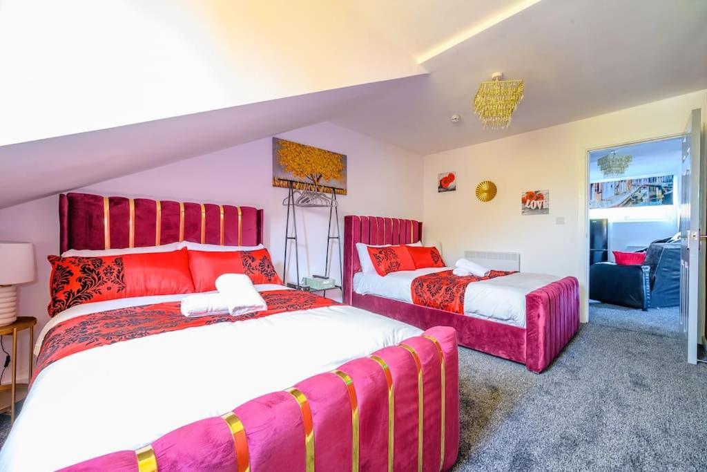 4F421 For your Relaxed Cosy stay Free Parking — 4-Star Luxury Hotel in Batley, United Kingdom