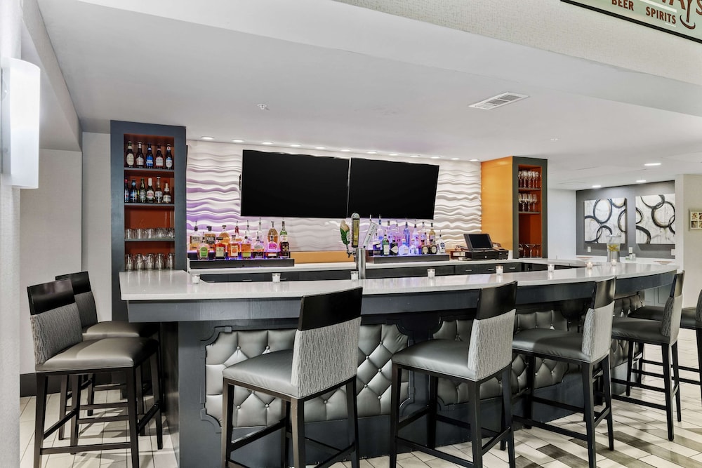 DoubleTree Suites by Hilton Hotel Huntsville South - photo 17