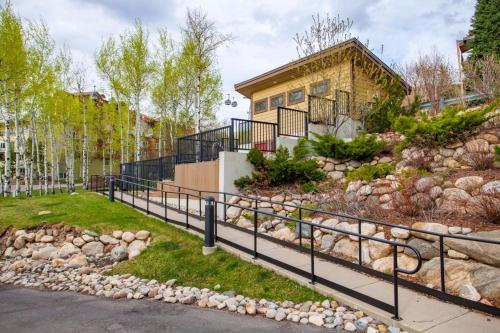 La Casa on the Mountain by Resort Lodging Company - photo 4