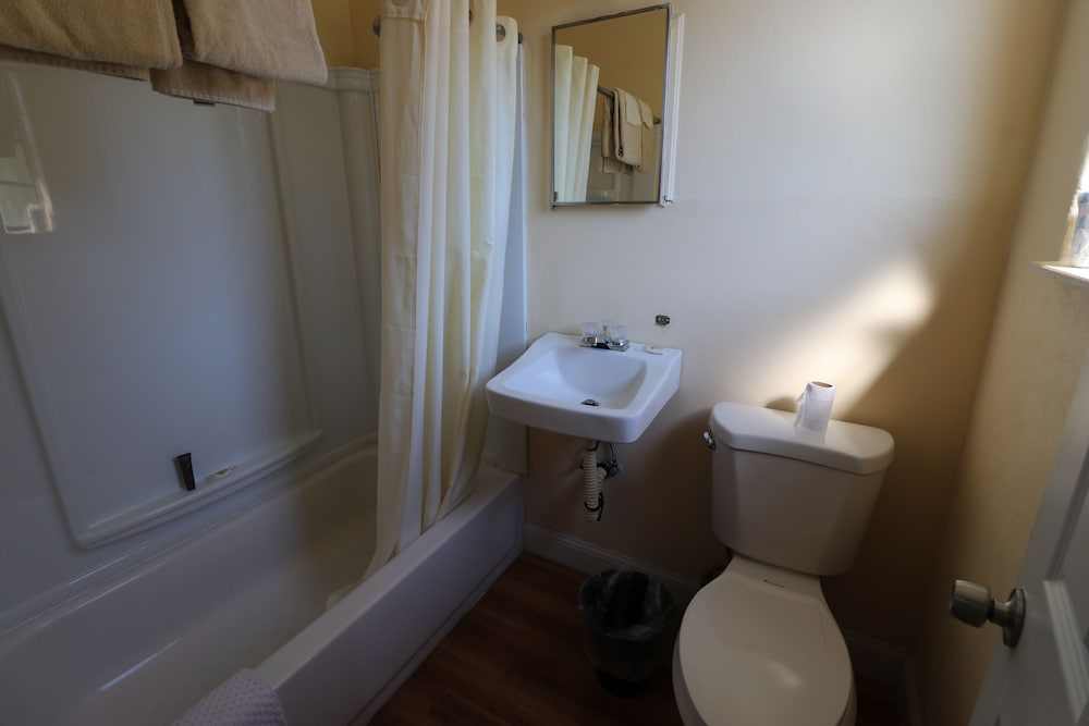 Sandman Inn Motel - photo 31