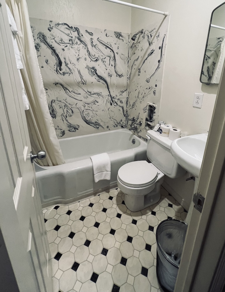 Spur Hotel - photo 16
