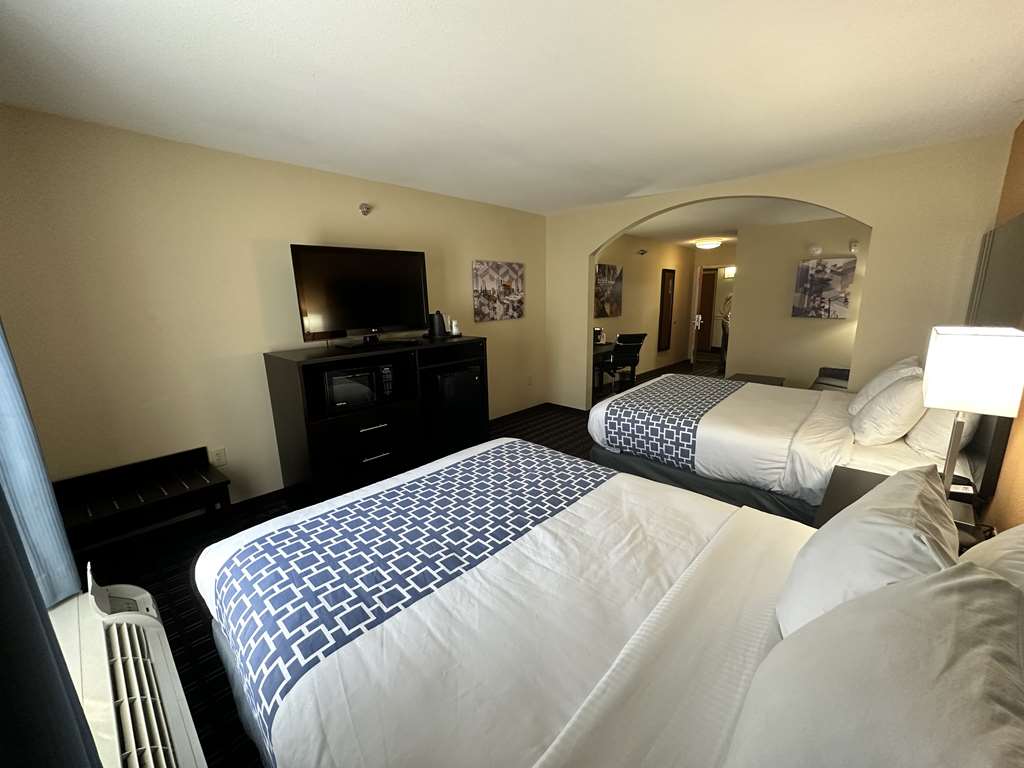 Best Western Plus Bass Hotel & Suites - photo 11