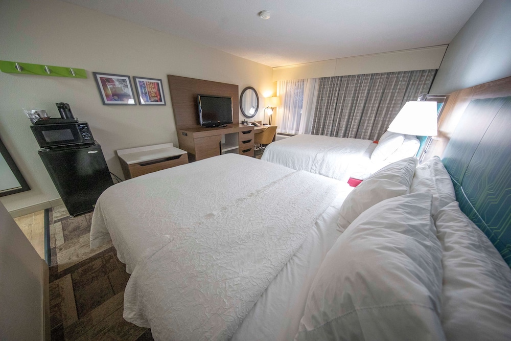 Hampton Inn Hutchinson - photo 23