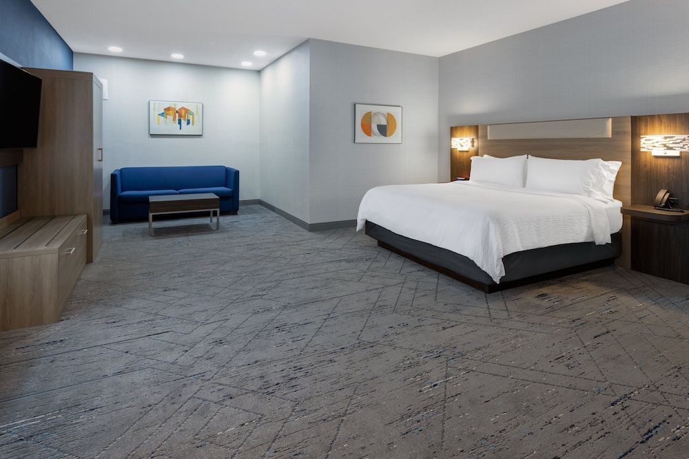 Holiday Inn Express & Suites Center Township by IHG - photo 6