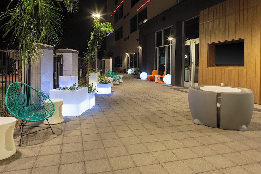 Aloft Glendale at Westgate - photo 32