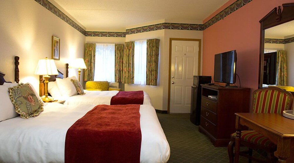 Hotel Grand Victorian - photo 4