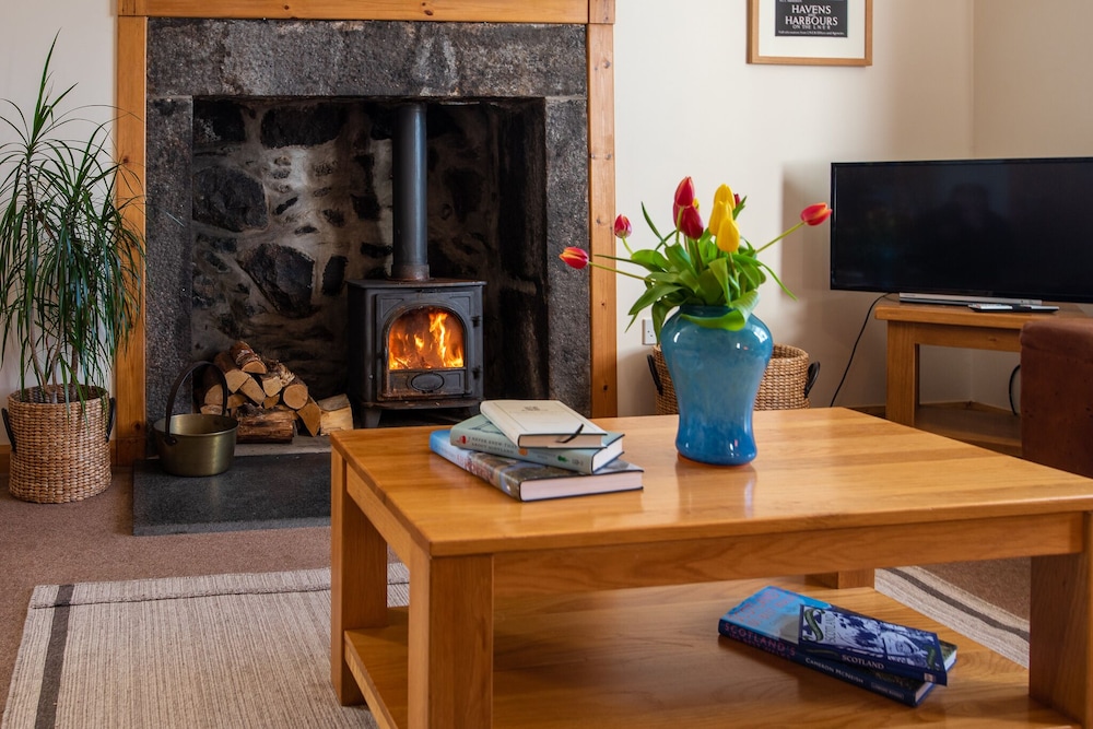 Hillside Cottage — 4-Star Luxury Hotel in Aberdeen, United Kingdom