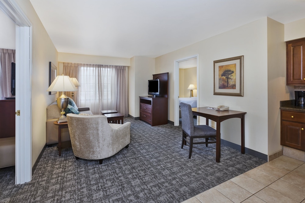 Staybridge Suites Lansing Okemos - photo 15