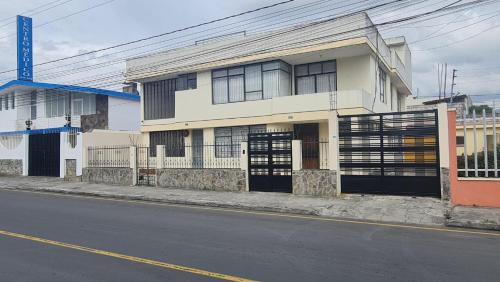 Hermoso Departamento con todas las comodidades. — Latacunga — photo 5
