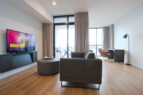 Beautiful Cambodian Inspired Apartment with Pool & Gym — 4-Star Luxury Hotel in Adelaide, Australia