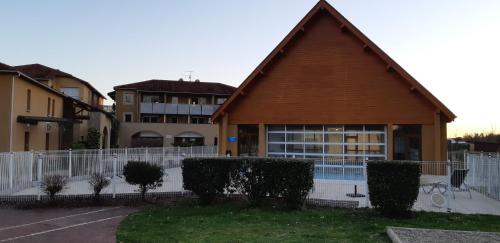 Charmant Logement Avec Piscine in Bergerac, France