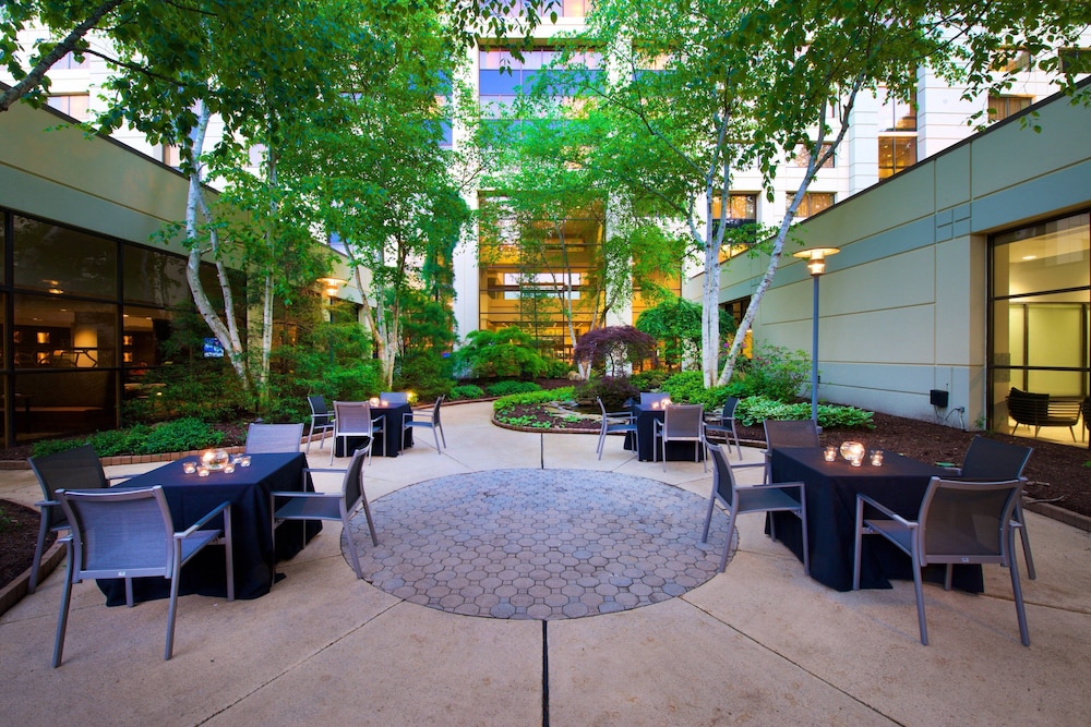 Pittsburgh Airport Marriott - photo 2