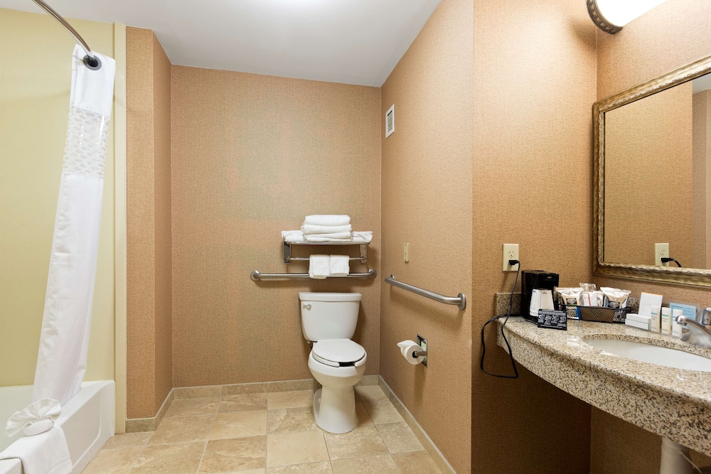Hampton Inn Statesville - photo 34