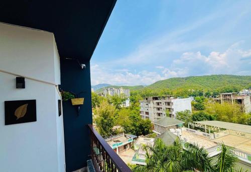Manzar A Scenic Escape 3BHK With Terrace — 4-Star Luxury Hotel in Rajpur, India