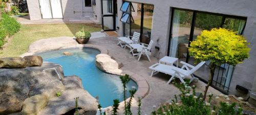 Guinea Fowl poolside apartment
