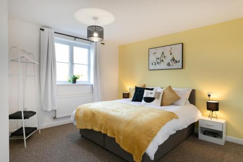 Spacious Lincoln Accommodation for Six with Free Wifi TV And Parking Ideal for Long Stays in Lincoln, United Kingdom