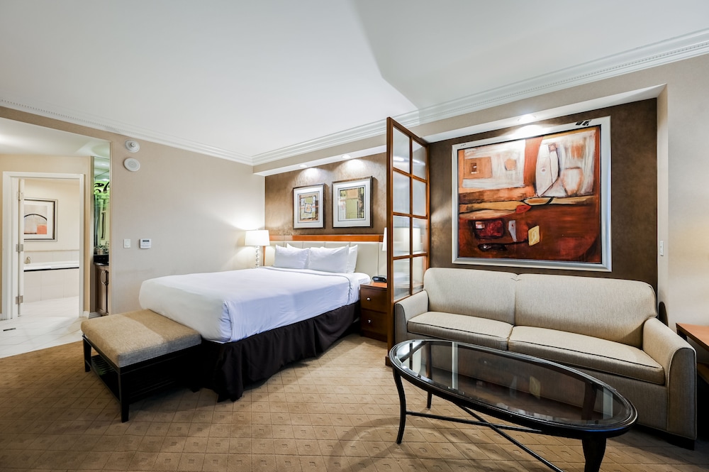 StripViewSuites at Signature - photo 18