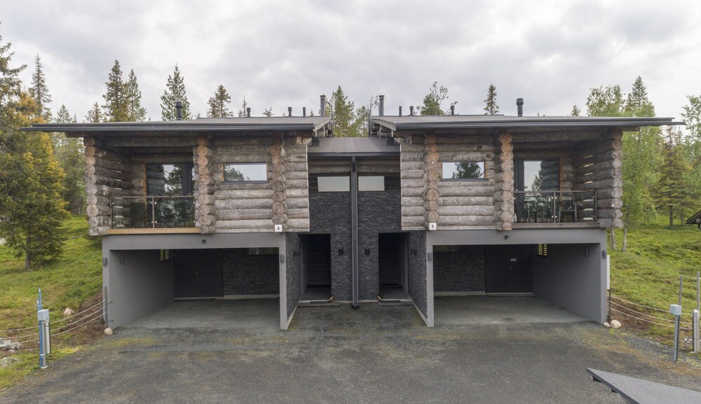 Villa Kuusirinne B — 4-Star Luxury Hotel in Kuusamo, Finland