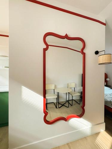 Chic Studio near Fabrika By Wehost