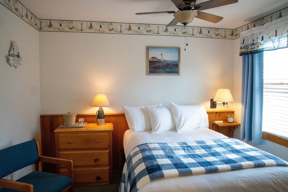 Isleview Motel and Cottages - photo 15