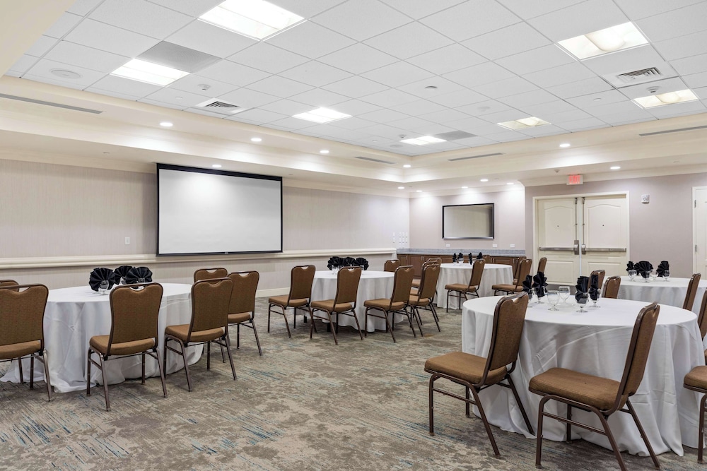 Hilton Garden Inn Wallingford Meriden - photo 34