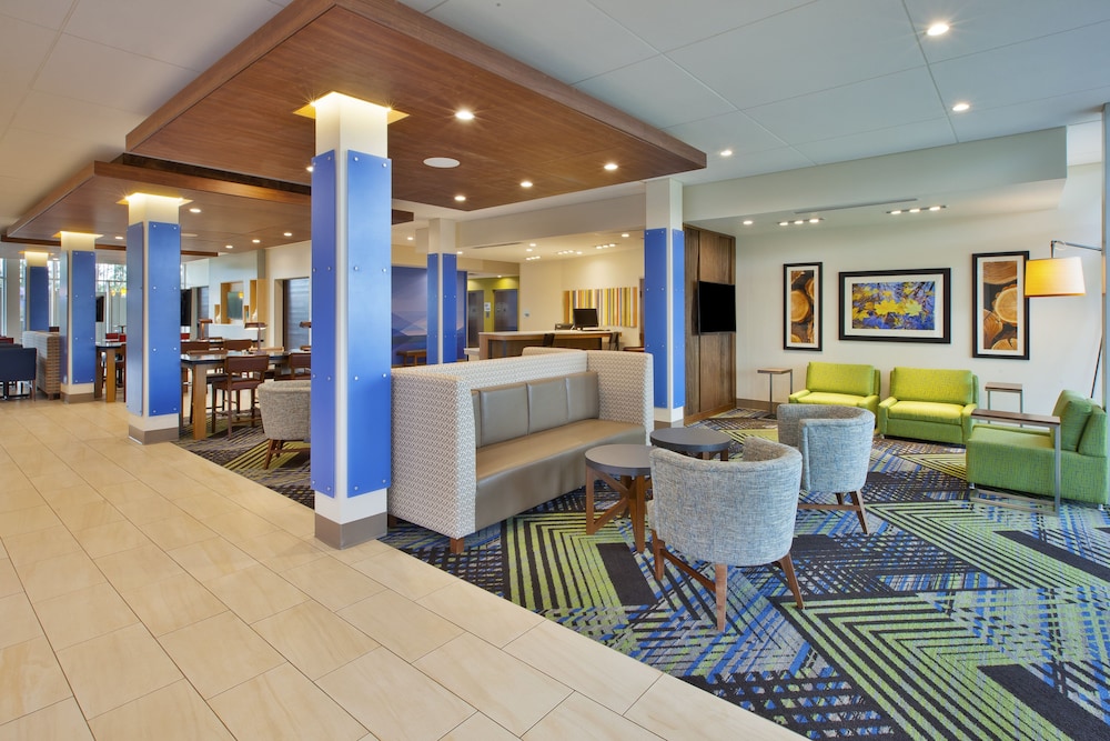 Holiday Inn Express & Suites South Hill by IHG - photo 6