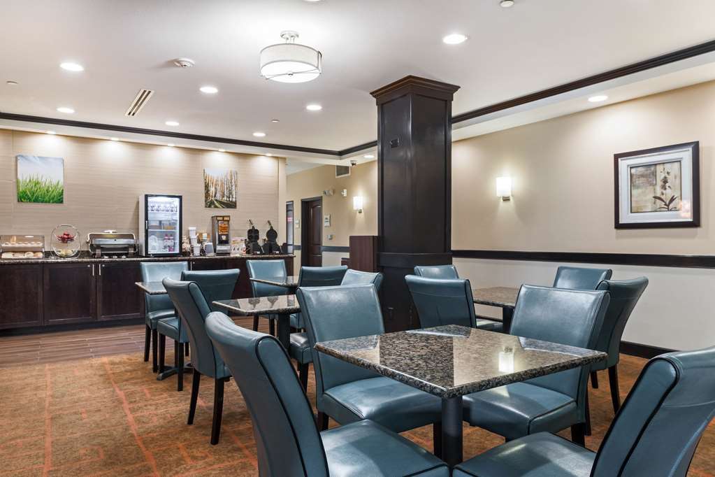 La Quinta Inn & Suites by Wyndham Auburn - photo 38