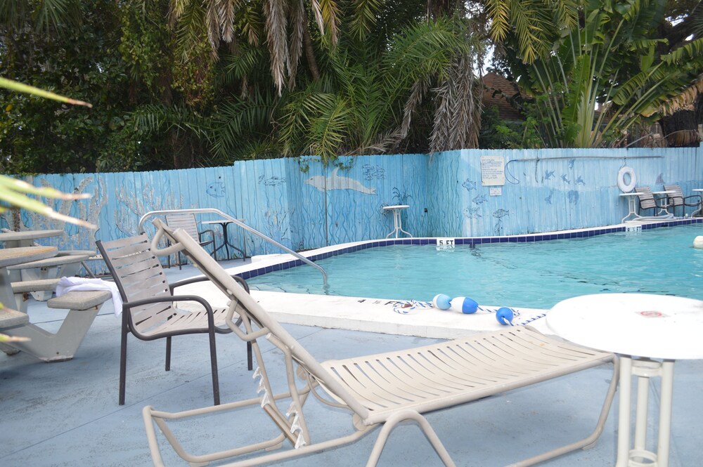 Tarpon Inn - photo 51