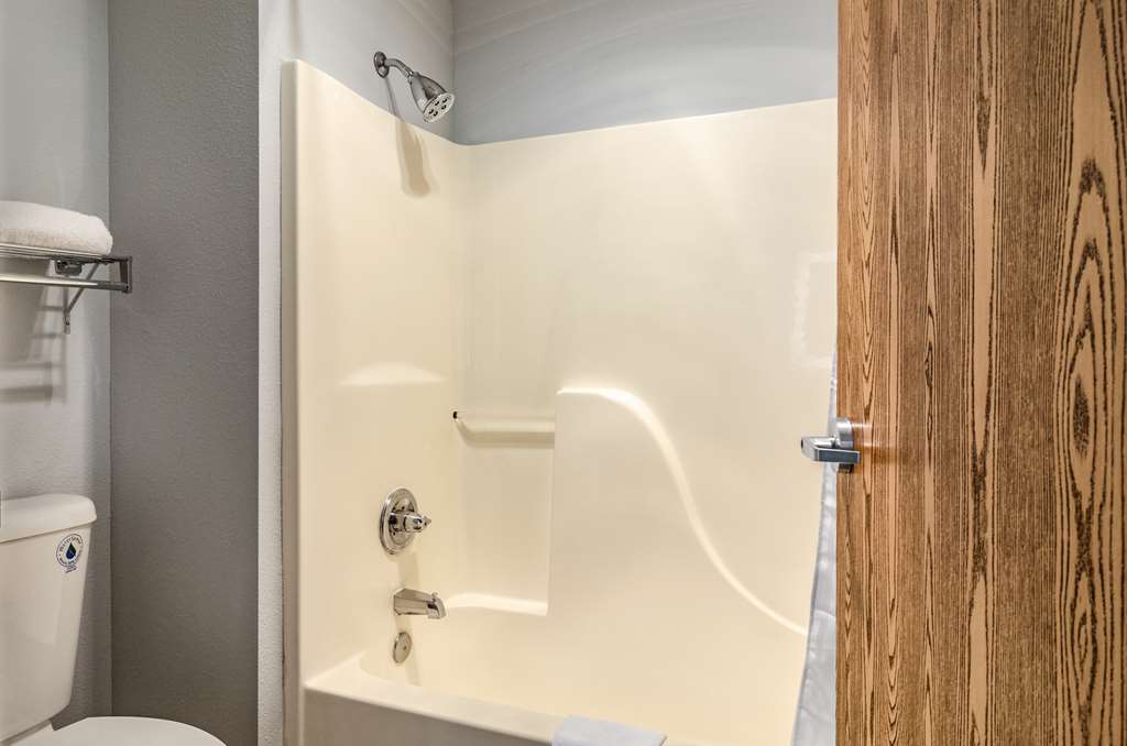 Red Lion Inn & Suites Des Moines - photo 30