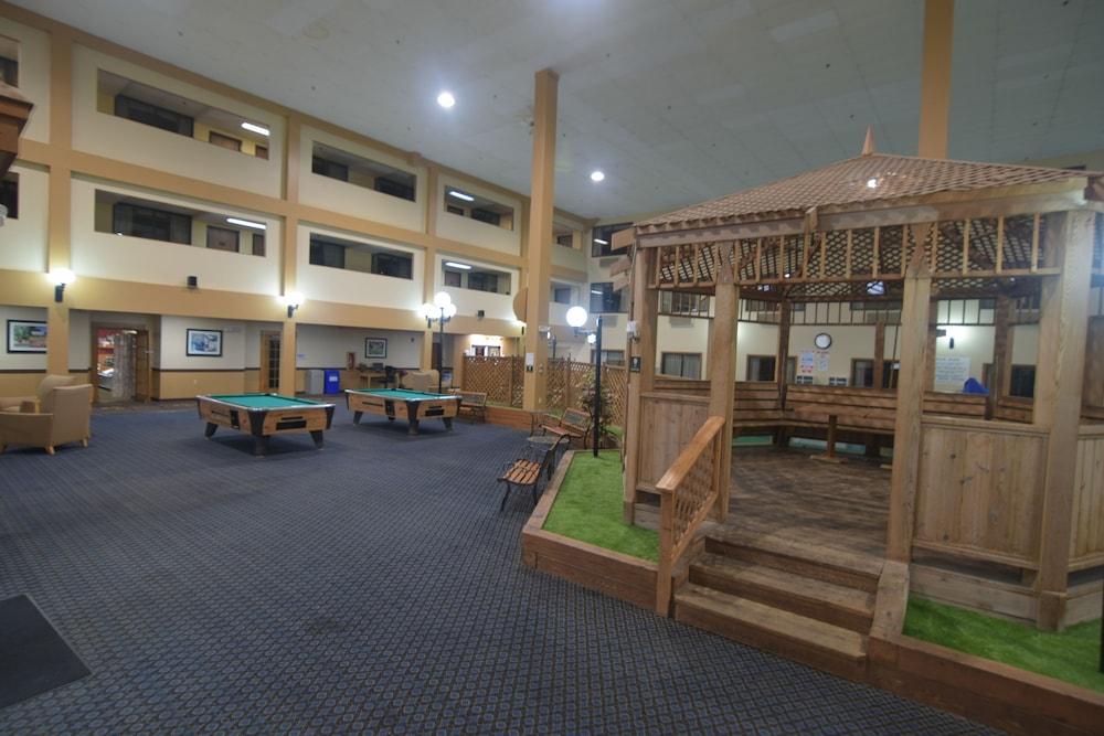 Katahdin Inn & Suites - photo 41
