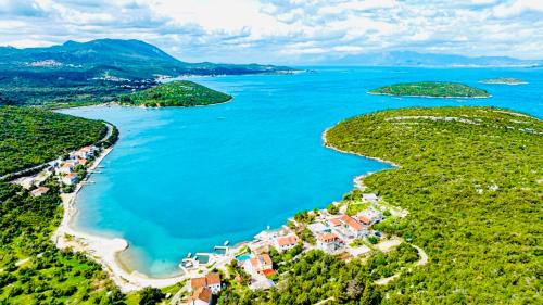 Apartment Luna Pelješac — 4-Star Luxury Hotel in Dubrava, Croatia