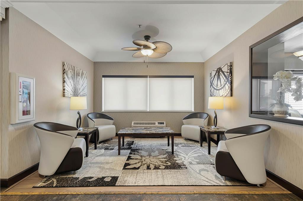 Best Western Crown Inn & Suites - photo 4
