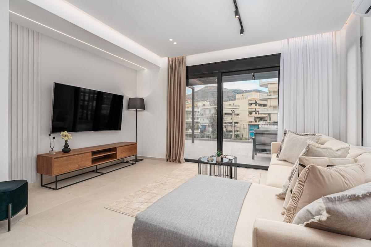 Elegant Penthouse 2 Brs Large Veranda with View — 4-Star Luxury Hotel in Glyfada, Greece