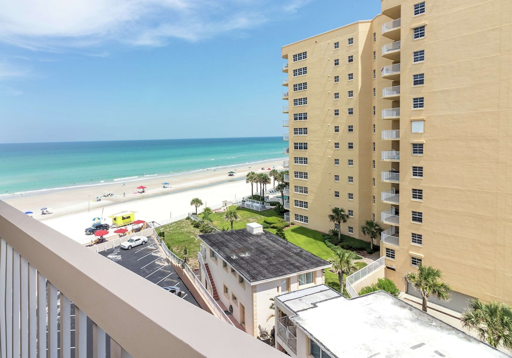 Hampton Inn Daytona Shores Oceanfront - photo 21